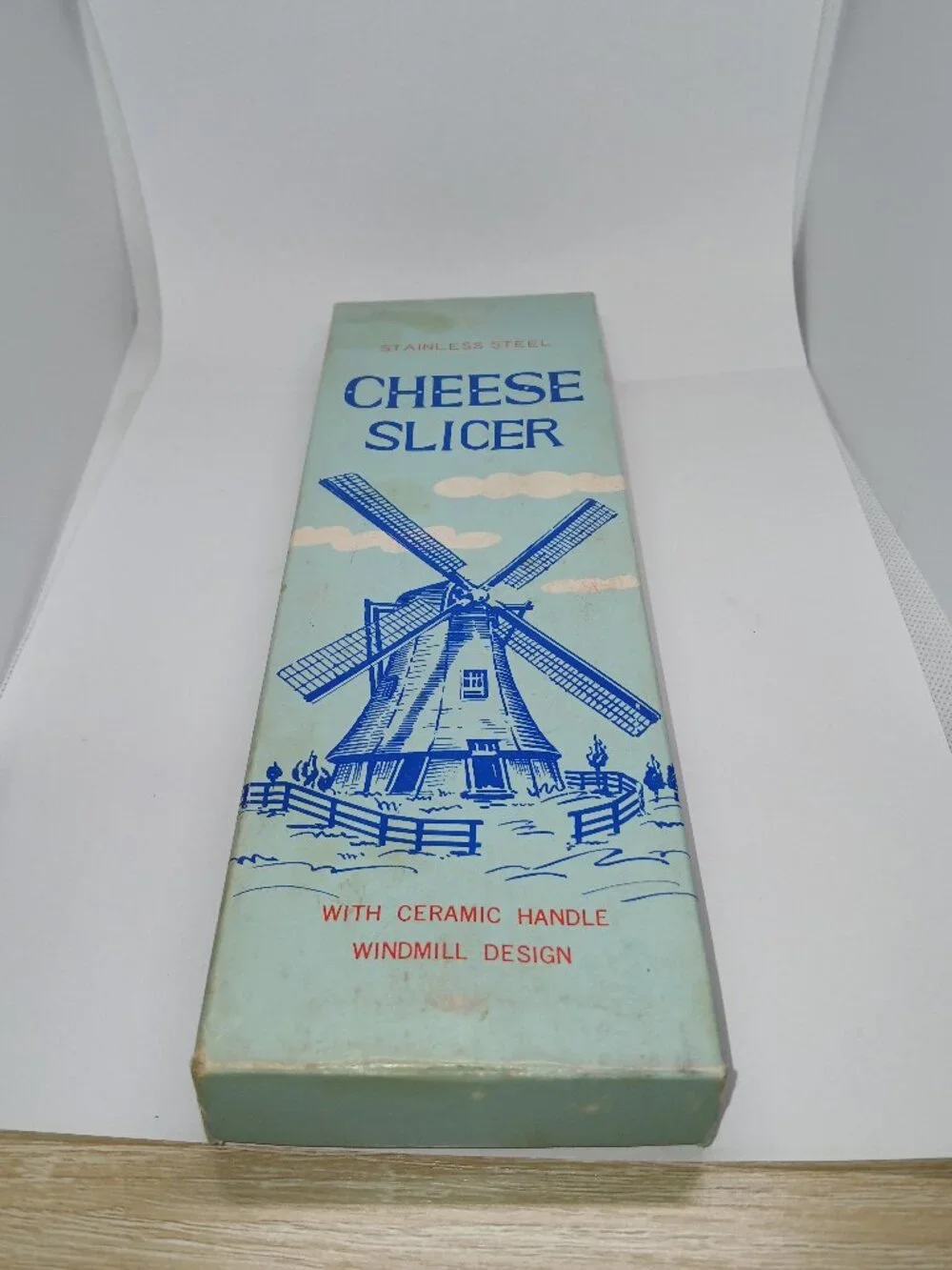ANTIQUE STAINLESS STEEL CERAMIC HANDLE DELFT DUTCH WINDMILL CHEESE SLICER